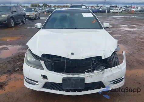 2012 Mercedes-Benz C 350 Sport из США, поврежденный, VIN WDDGJ5HB4CF734985